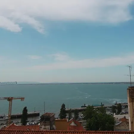 Historical Center Alfama - Stunning River Views * Лісабон